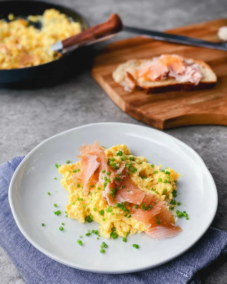 Soft-Scrambled-Eggs-with-Smoked-Salmon-Chives-Toast-or-Bagel-Recipe