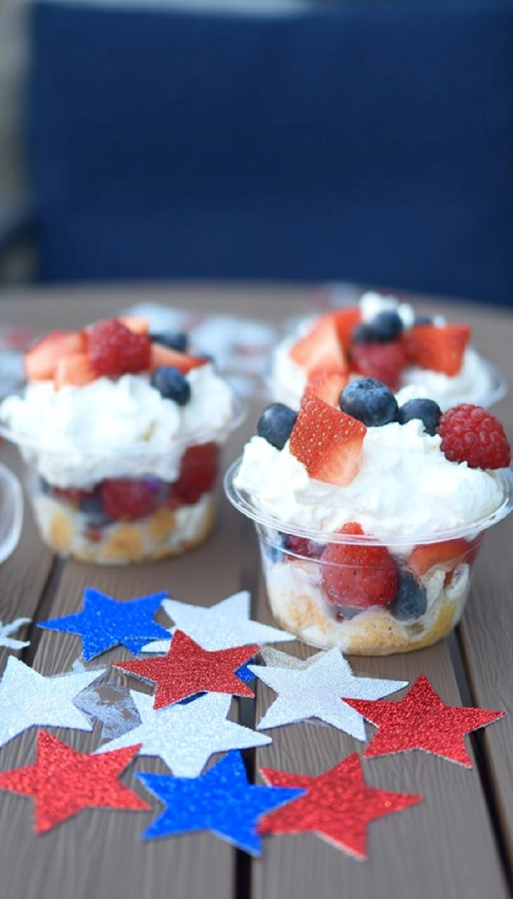 Fourth of July Mini Shortcake Cups